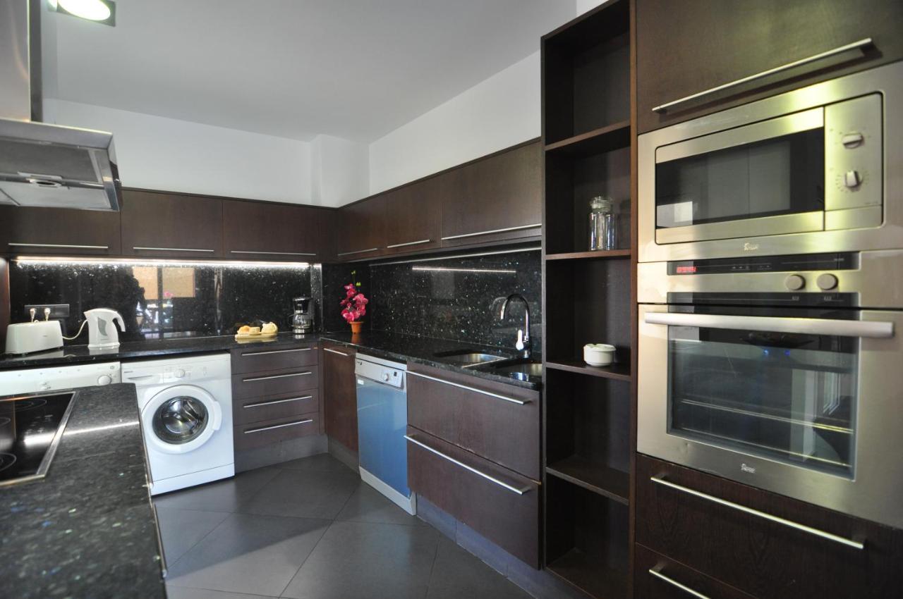 Rnet - Apartments Roses Centre Экстерьер фото