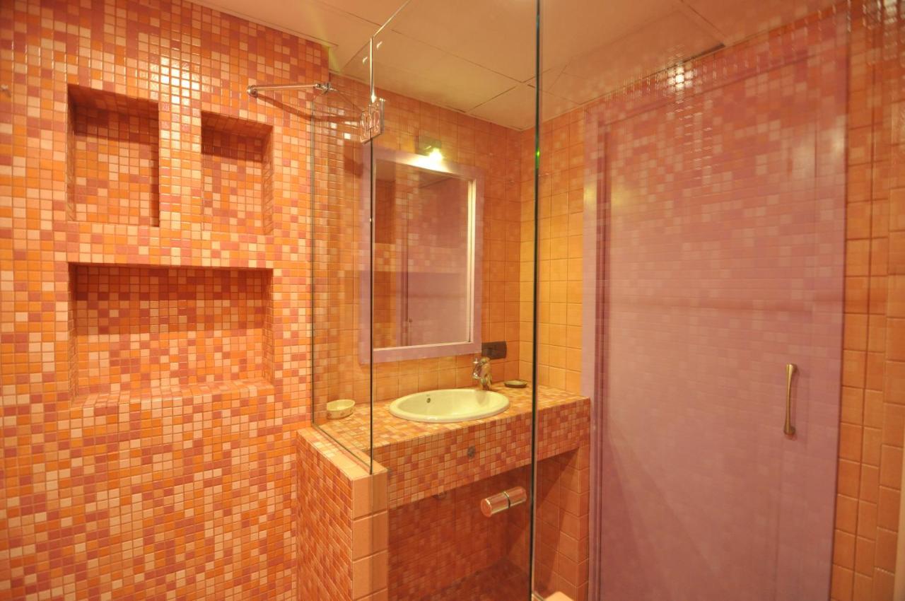 Rnet - Apartments Roses Centre Экстерьер фото